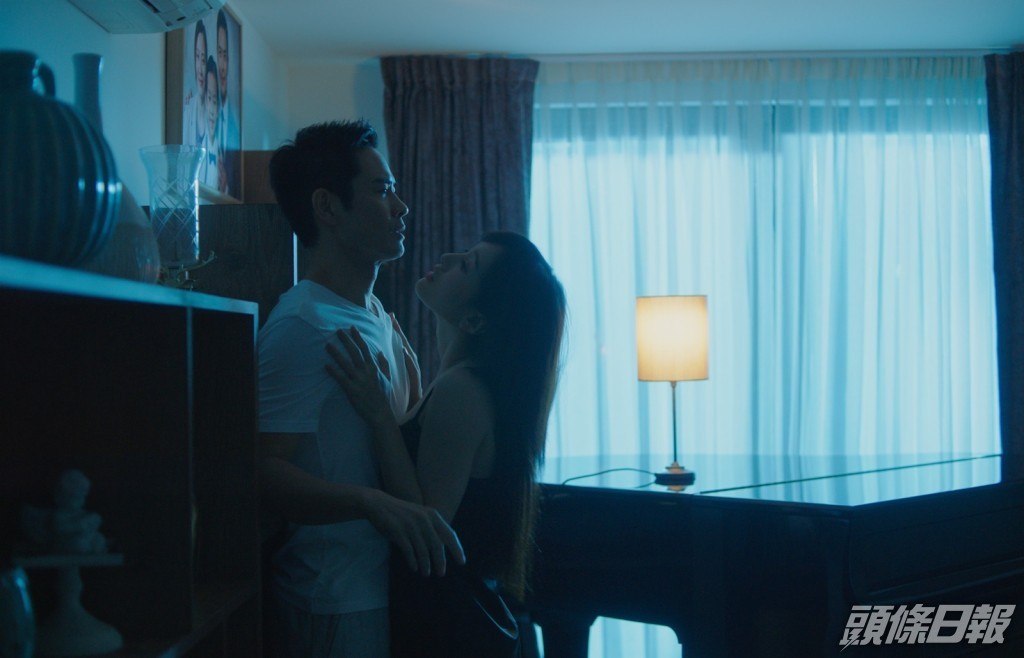 嘉穎的表情係唔多享受。